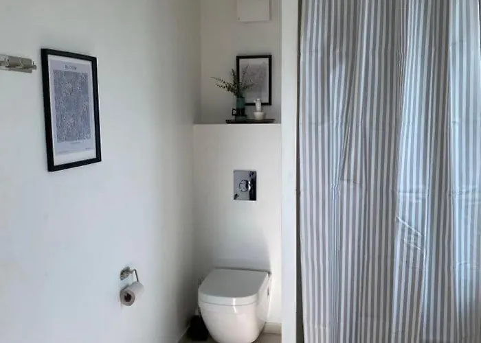F27-S 4 People, 4 Bedrooms, Fully Furnished